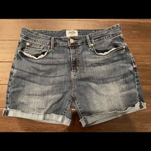 Levi Denizen mid-rise Jean Short, size 14